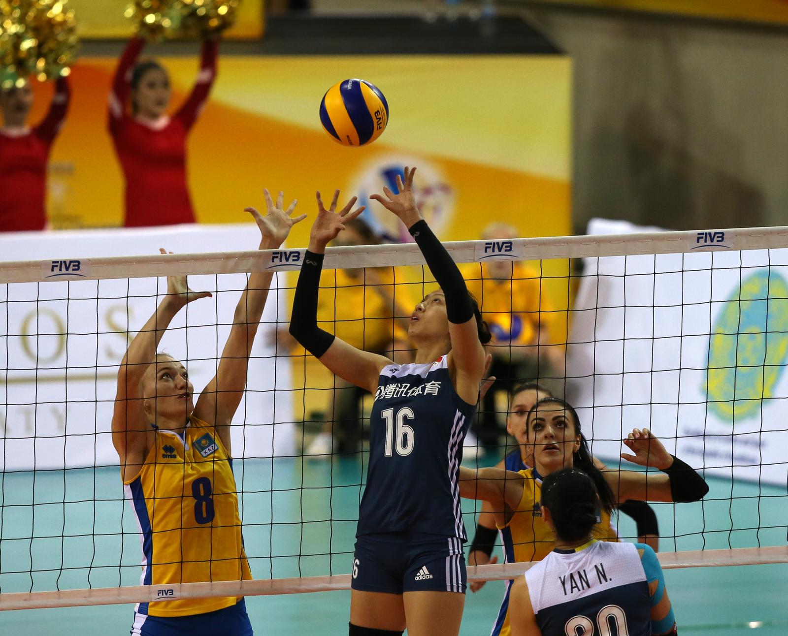 棒球棒走秀(好玩！爸爸妈妈带娃cosplay走秀，这所学校的家庭日有趣又有料)-华海博客