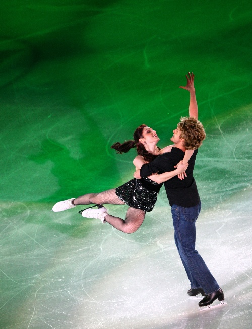 排球如何颠高(经典拓展项目——击鼓颠球)-华海博客