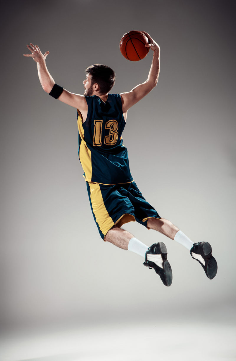 高中运动会铅球冠军名单(田径全锦赛| 谢冬生、徐辉男女1500米摘金 刘洋男子铅球折桂)-华海博客