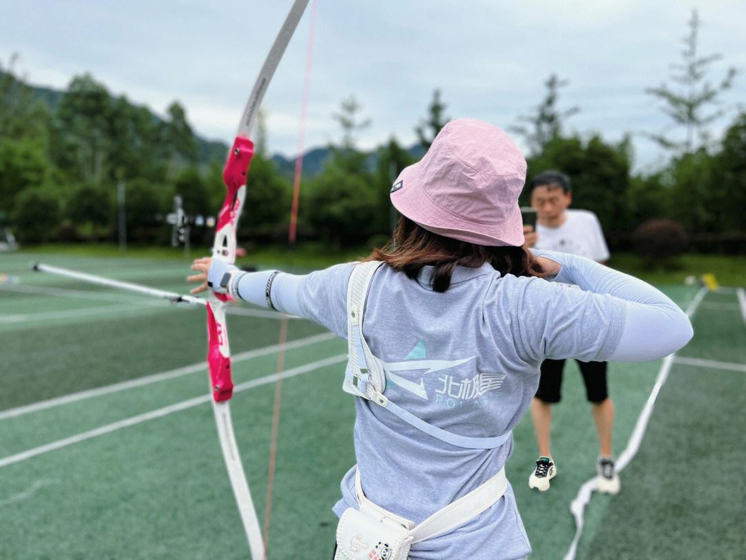 排球踝关节(崴脚后只拍X光片行吗？为什么还有人拍核磁？有什么区别？)-华海博客