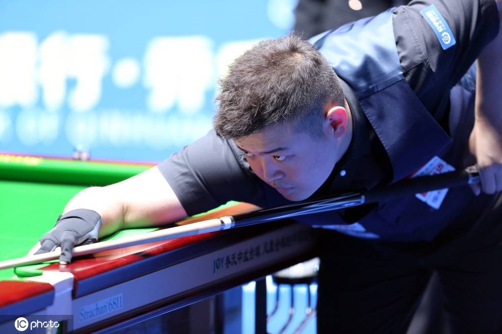 高尔夫亚光黑(全车哑光黑极具战斗感 大众官方个性化定制高尔夫谍照)-华海博客