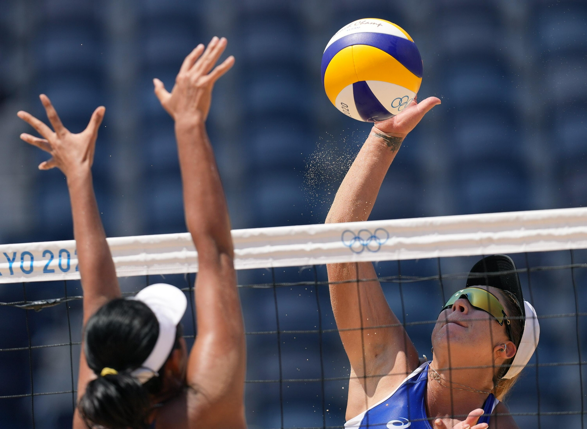 高尔夫手势图解法(高尔夫：如何推杆？一张图演绎高尔夫推杆原理和所有推击要领)-华海博客