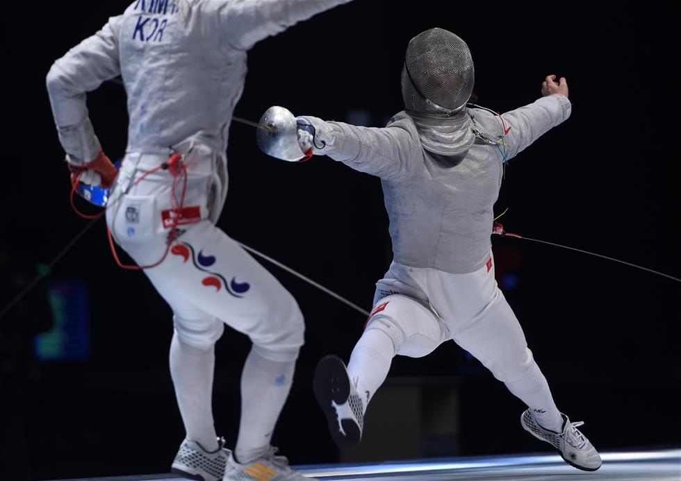 2011款高尔夫(40万级小钢炮常被看成买菜车，11年的高尔夫R值得买吗？)-华海博客