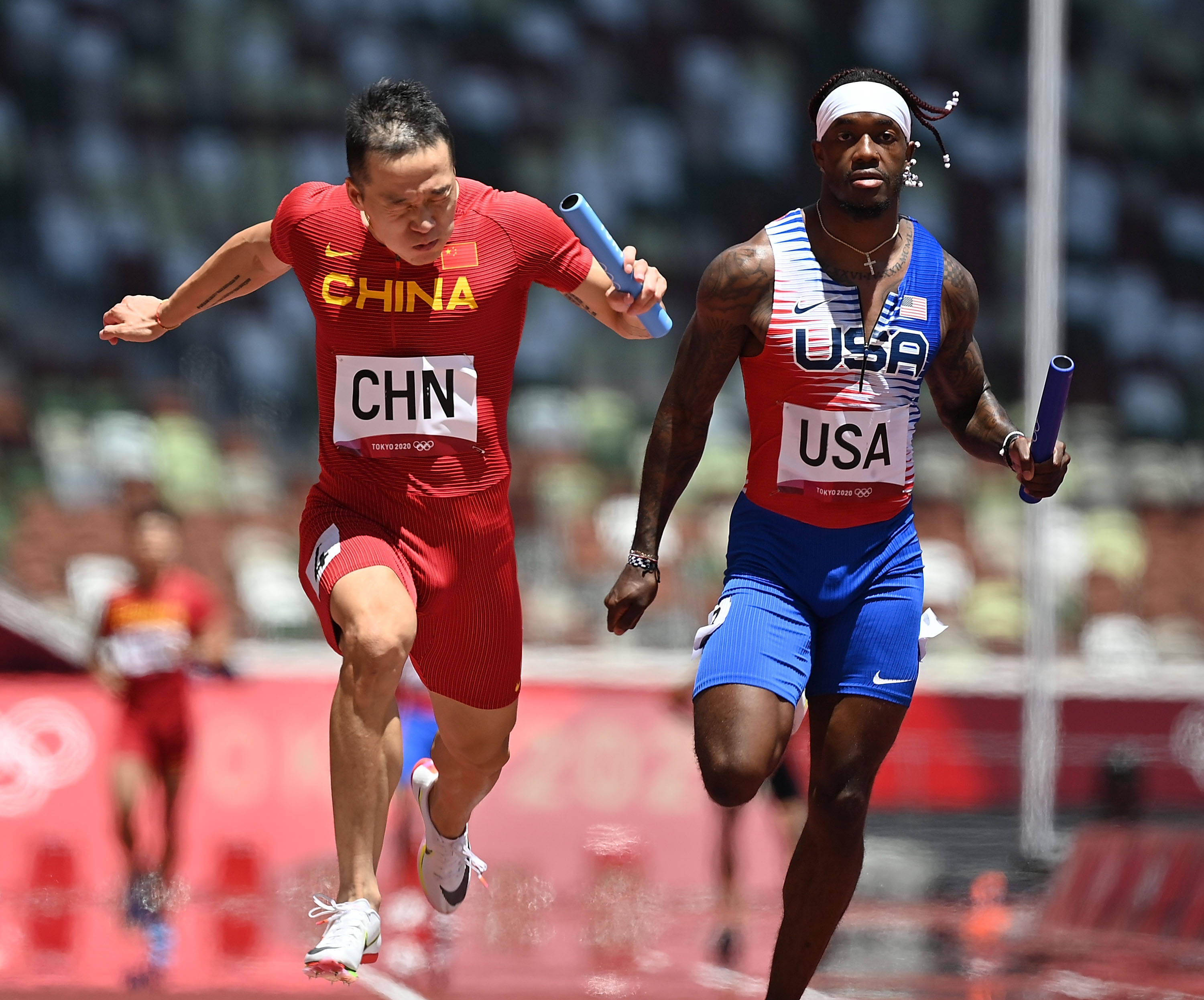 小孩儿排球(12岁1米9！小女孩被特招训练排球，望能成为下一个朱婷或者袁心玥)-华海博客