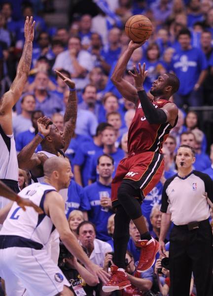 掂排球有利于(中考排球垫球完整动作解析（附练习方法）)-华海博客