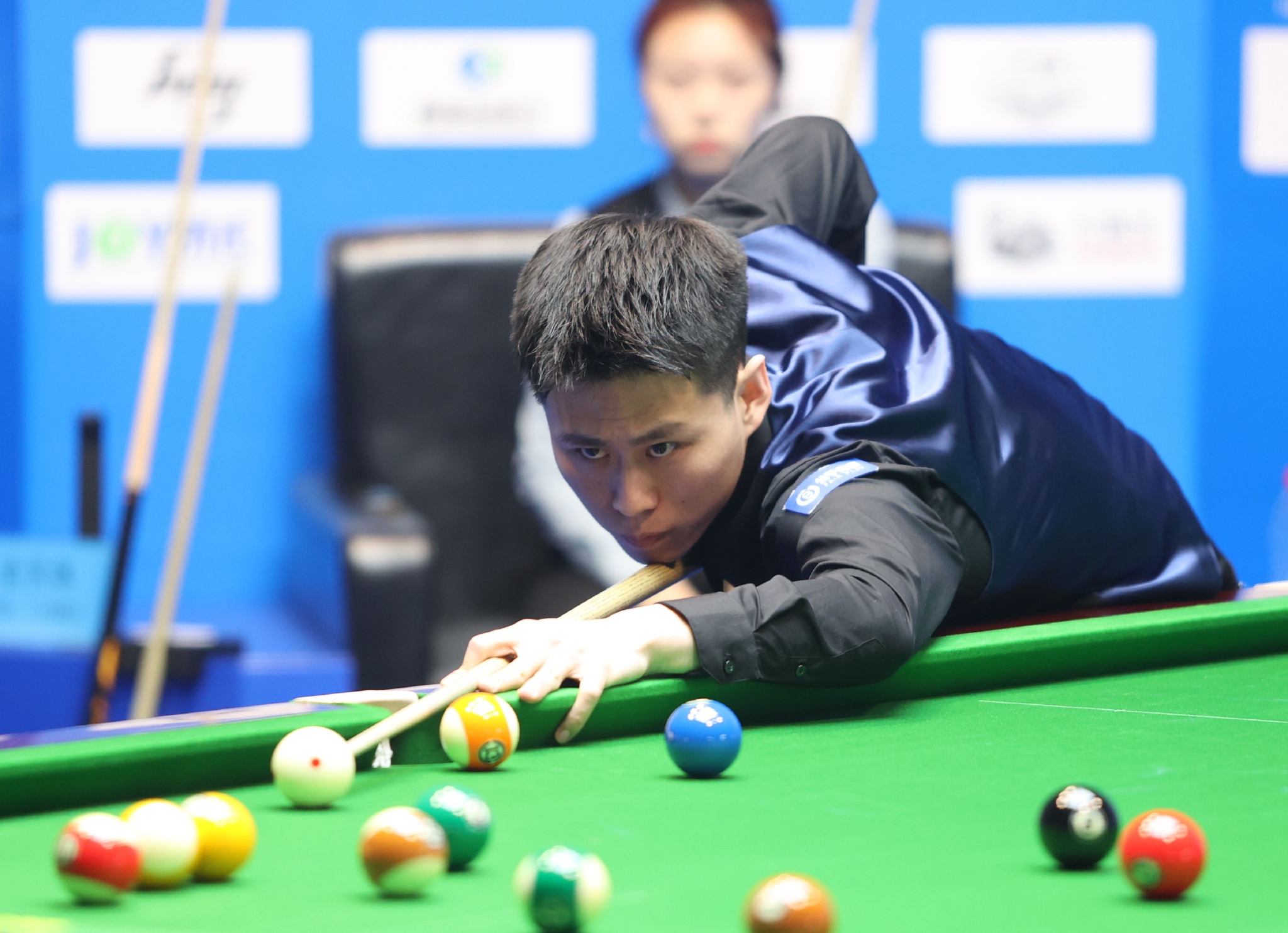 冬棒球帽搭配(赛琳棒球帽|||简单低调的款式，黑色非常百搭尤其秋天搭配卫衣)-华海博客