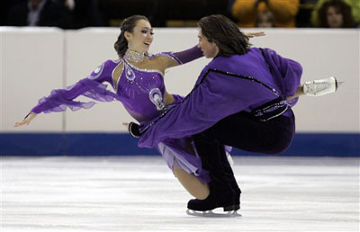 棒球服搭配图(棒球服的3种穿搭思路，休闲气质人人夸，日常搭配不要错过)-华海博客